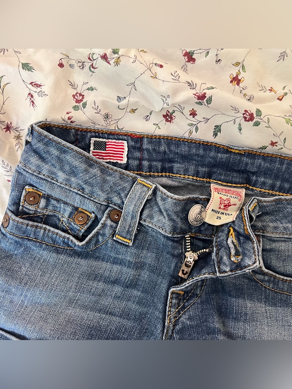 True Religion Allie Shorts - Picture 3 of 3